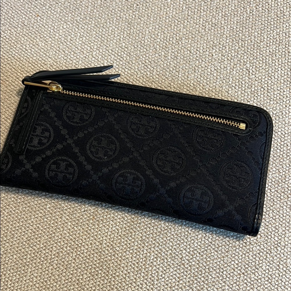 Tory Burch Black Zip Wallet